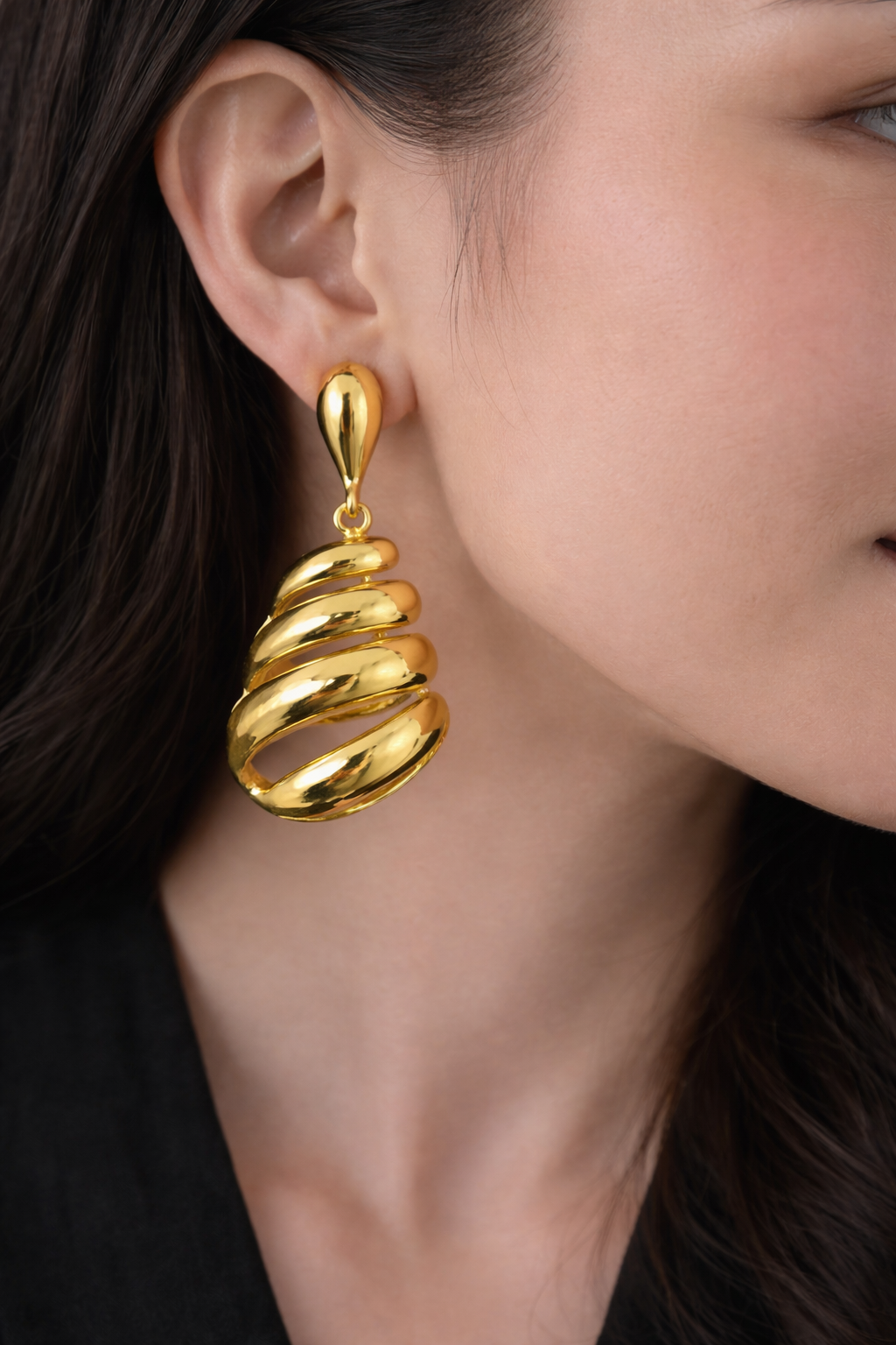 Elegant Spiral Drop Earrings – Gold Statement Design