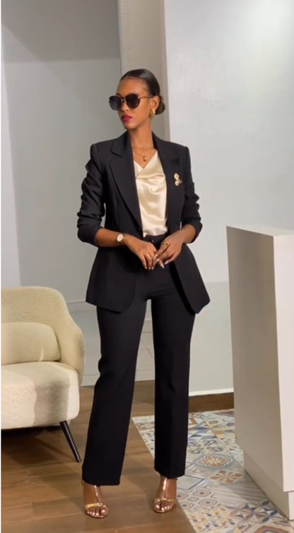 “Classic Black Single-Button Suit Set with Tailored Pants”
